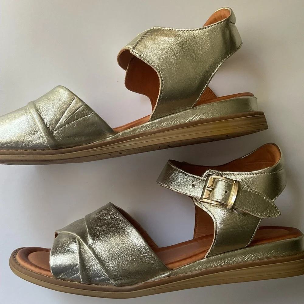 MIZ MOOZ Gold Metallic Leather Sandals size 42 - Picture 2 of 8